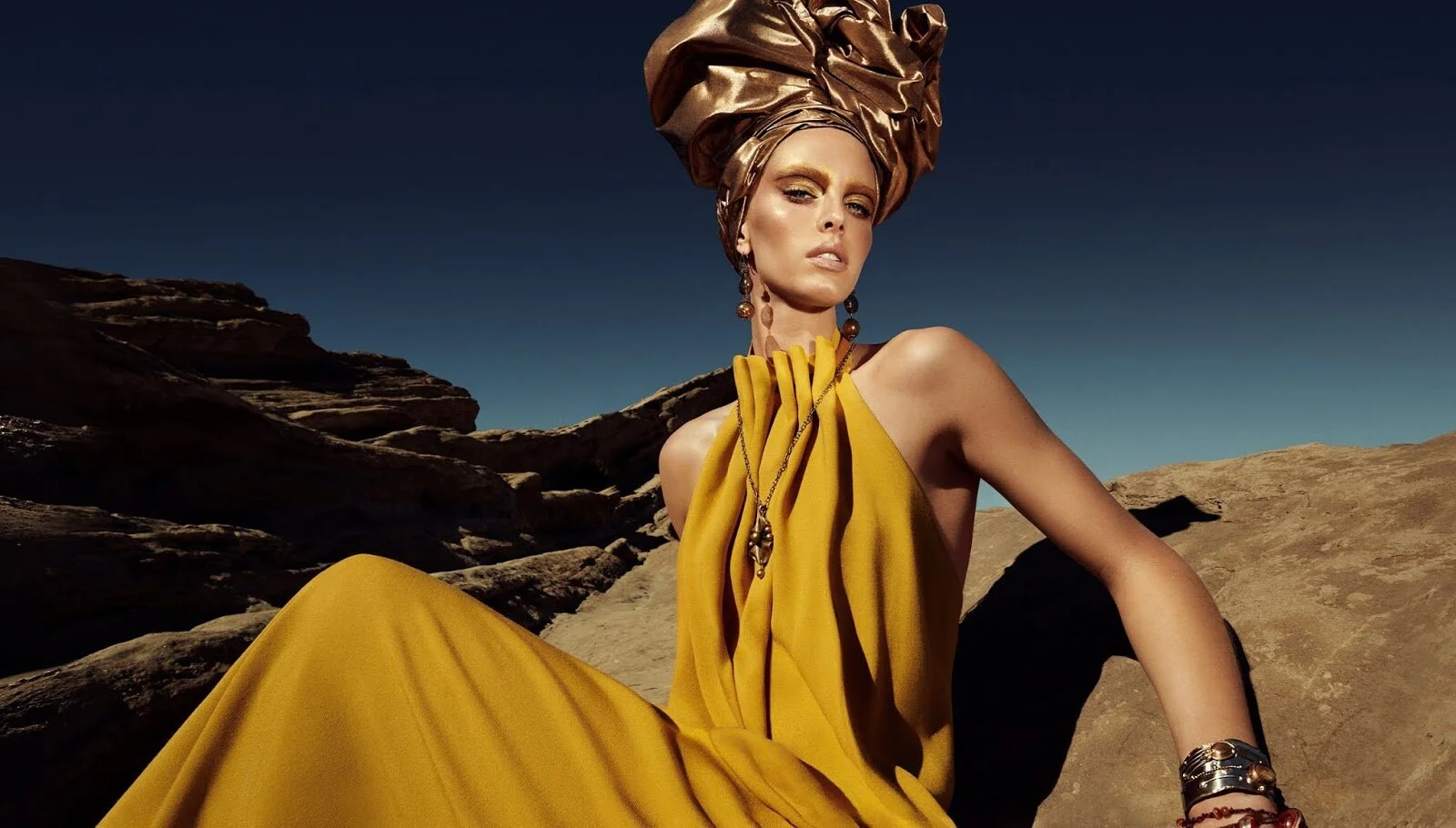 zara  天然石オブジェ　ゴールドストーンオブジェ　カッシーナ Steven Meisel Lights Creative Torch ZARA Women SS Campaign: — Anne